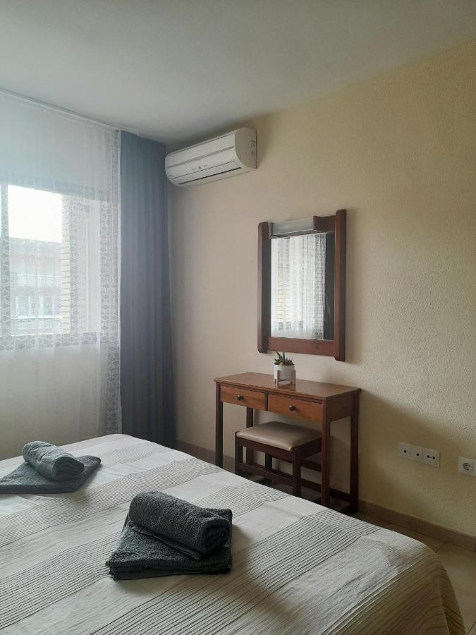 Nice Apartment In Hotel Ronda 4 First Beach Line Фуэнхирола Экстерьер фото