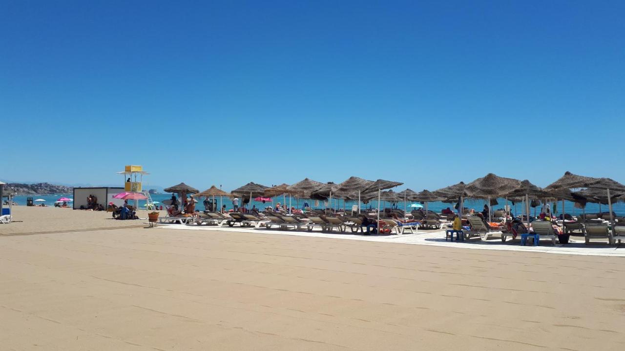 Nice Apartment In Hotel Ronda 4 First Beach Line Фуэнхирола Экстерьер фото